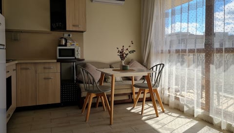 A studio near the sea, in a complex with 10 swimming pools