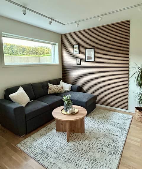 Top Airbnb: Bright apartment steps from the fjord in Hundvåg