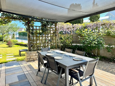 20 m from the sea & GR34 - Heart of town