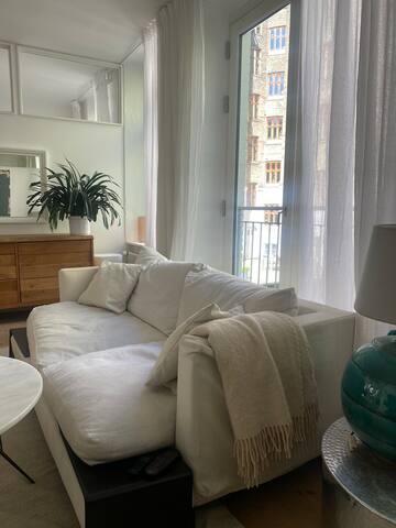 Cosy apartment, quiet sunny yard gallery image 4