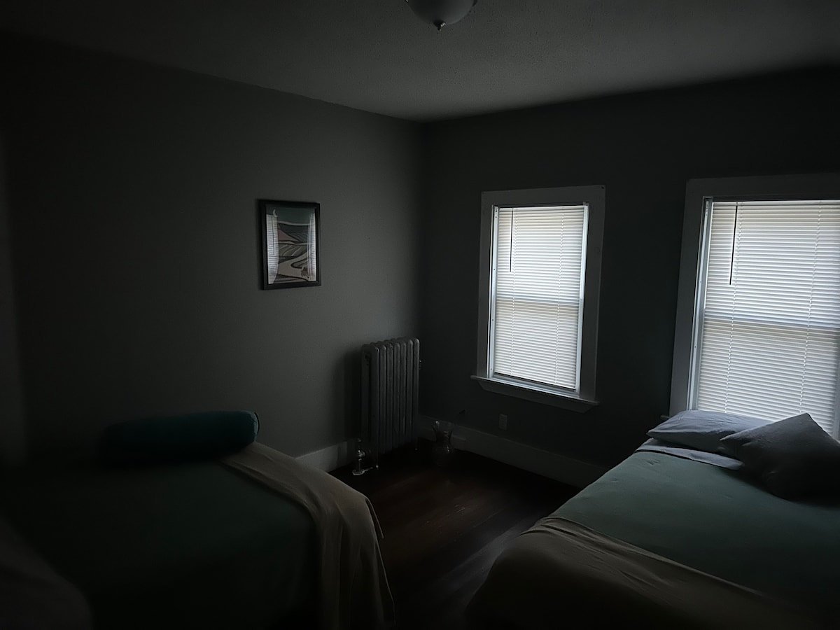 2 bračna kreveta (1,6x2) 