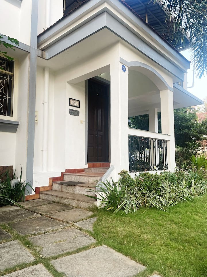Chic Getaway In Benaulim 3bhk Ensuite Washrooms - Goa