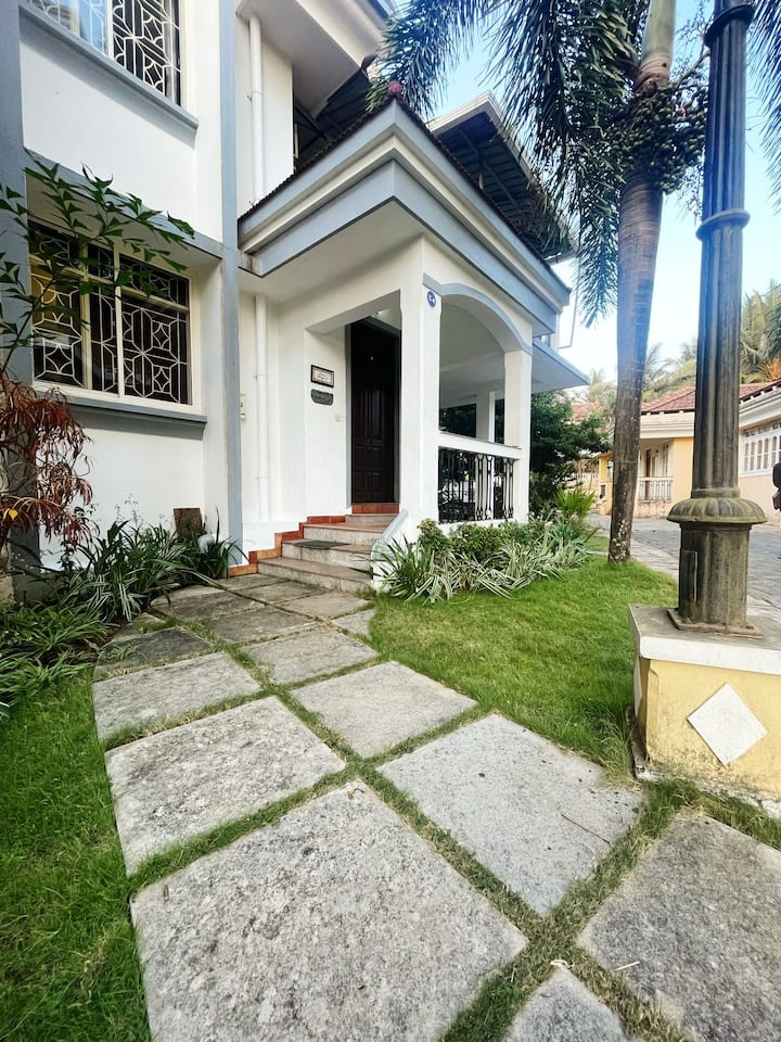 Exterior image 2