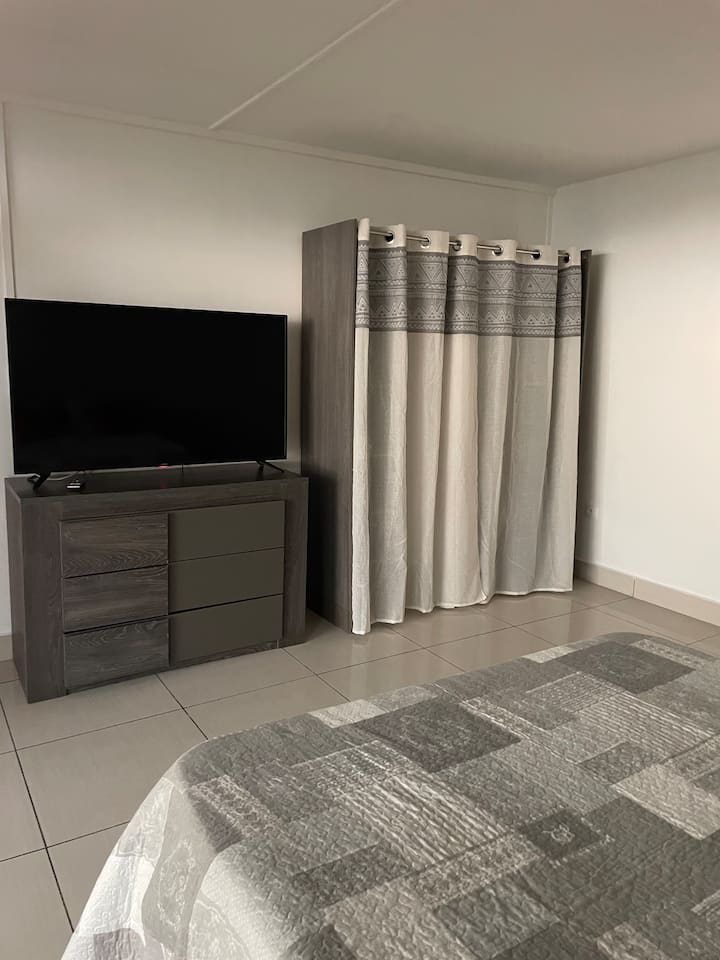 საძინებელი 1