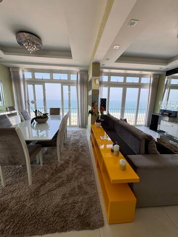 Oceanfront Paradise Copacabana gallery image 4