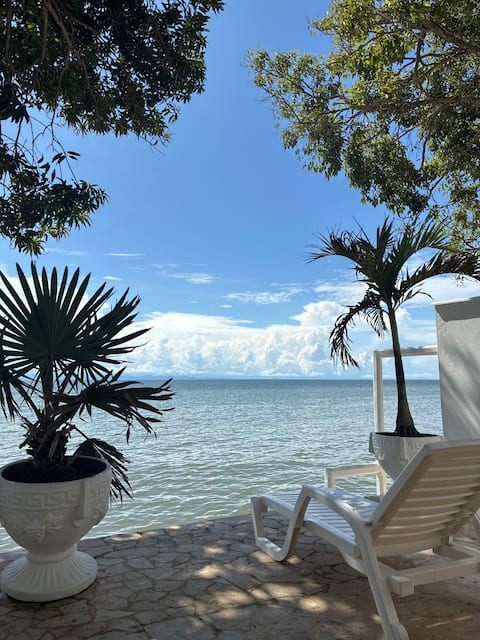 Beautiful apartment on the Caribbean Sea