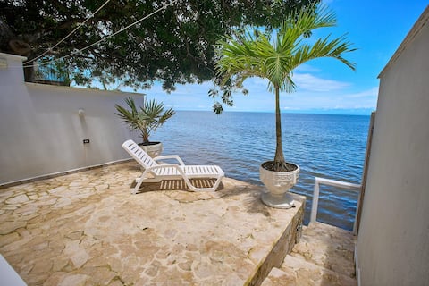Exclusive Oceanfront Apartment