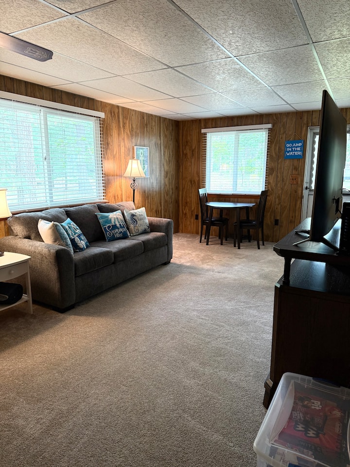 Easy Street Retreat - Caseville, MI