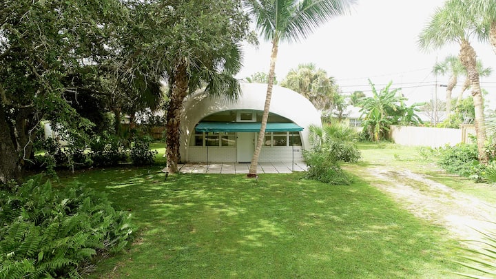 Historic 1954 Bubble House - 1 Mile From The Beach - Jupiter Island, FL