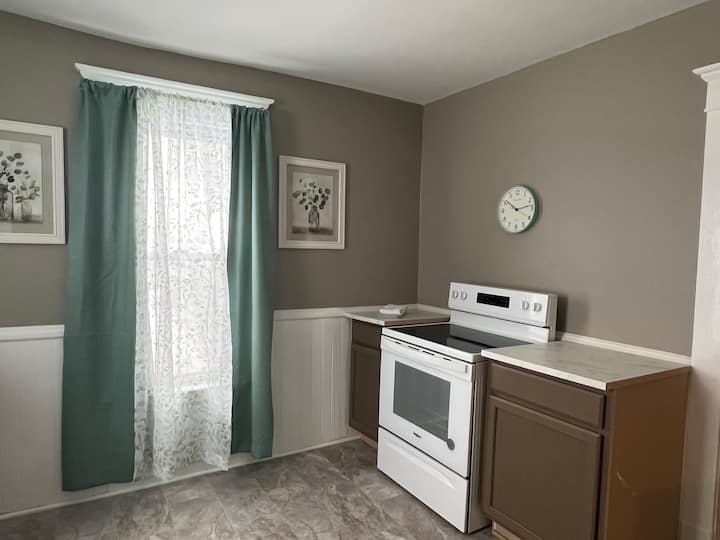 Charming 2nd Floor Apartment - エリー, PA
