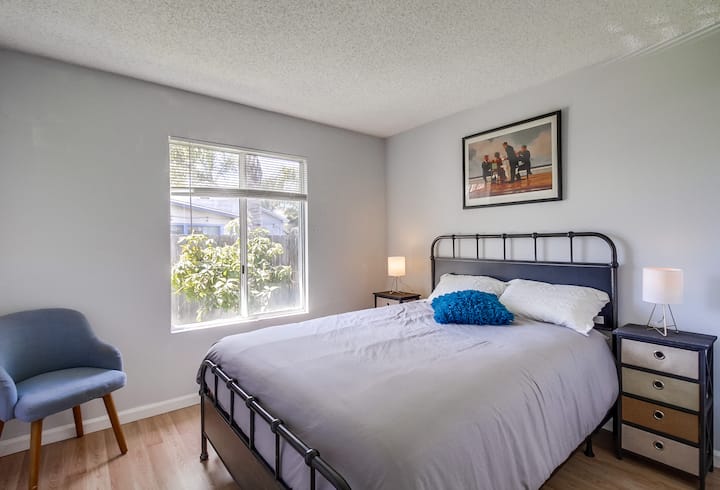 Razmaknite zavjese i opustite se na suncu na udobnom i kvalitetnom madracu.