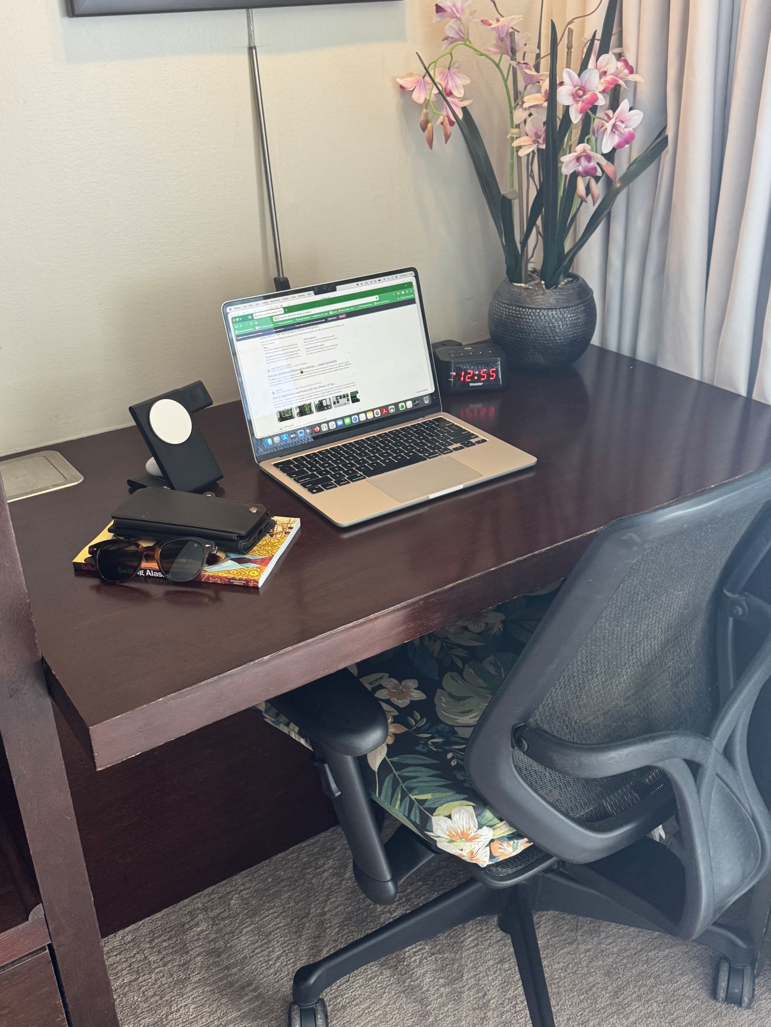 Condo in Honolulu · ★4.88 · Studio · 3 beds · 1 private bath - Image 11