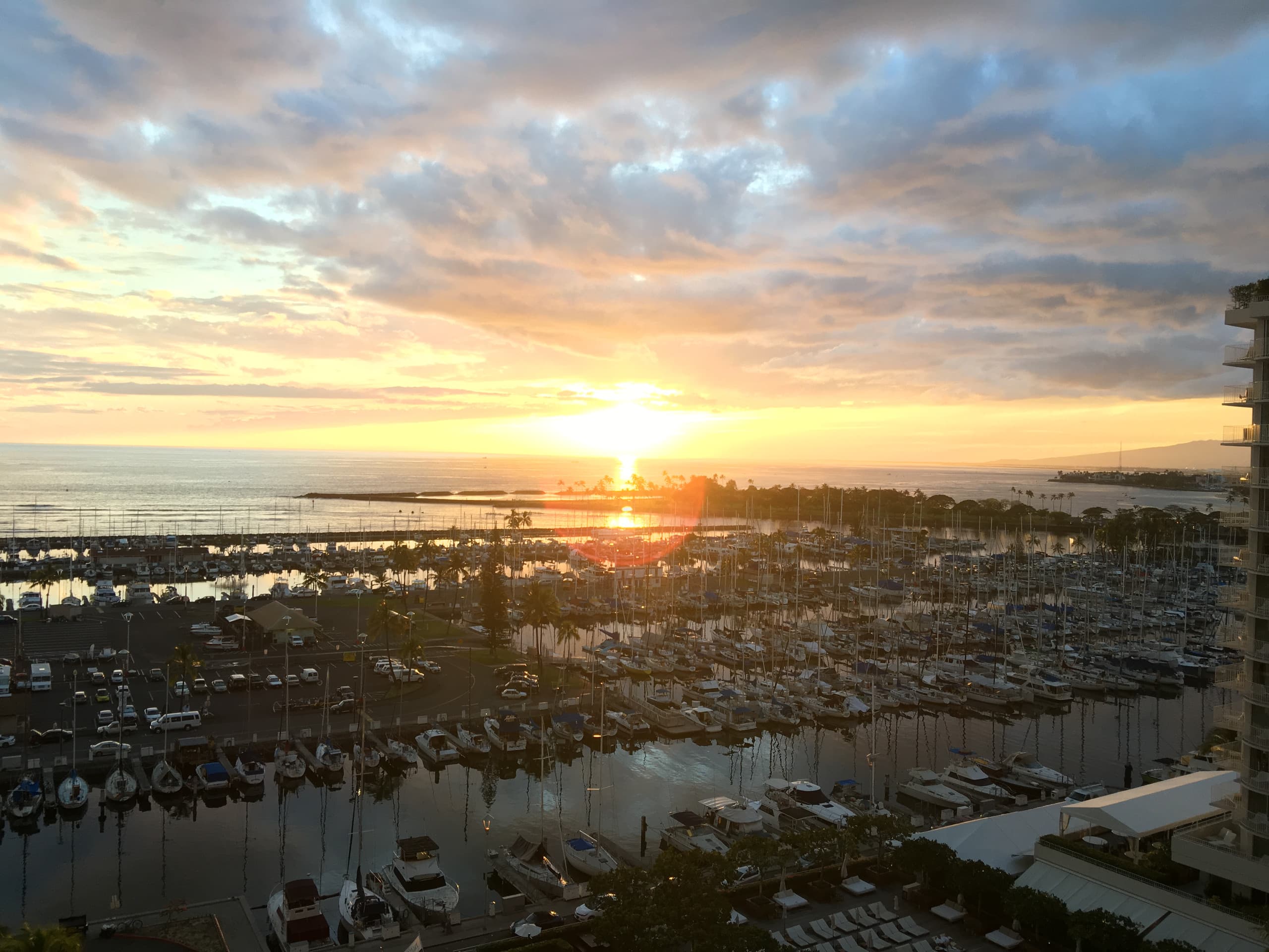 Condo in Honolulu · ★4.88 · Studio · 3 beds · 1 private bath - Image 23