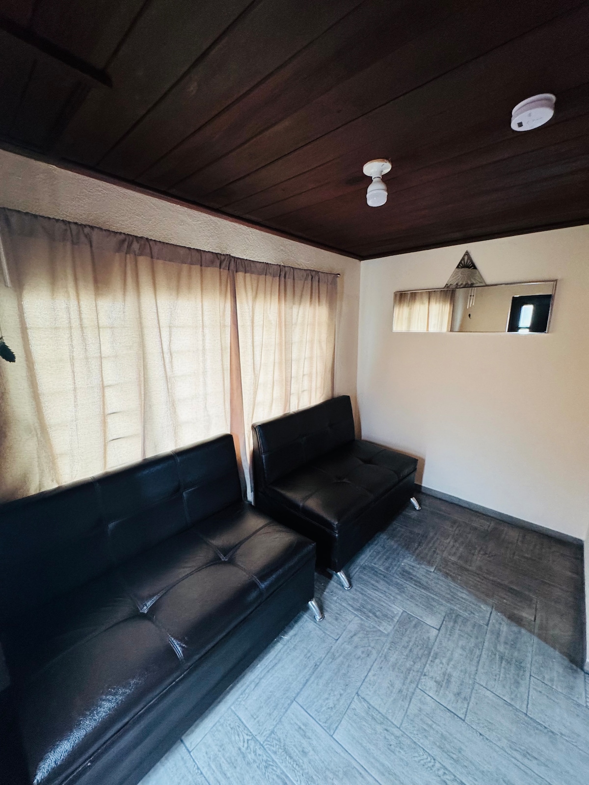 Anuncio de Airbnb popular: Santiago al natural Comfortable apartment in a downtown area en Santiago