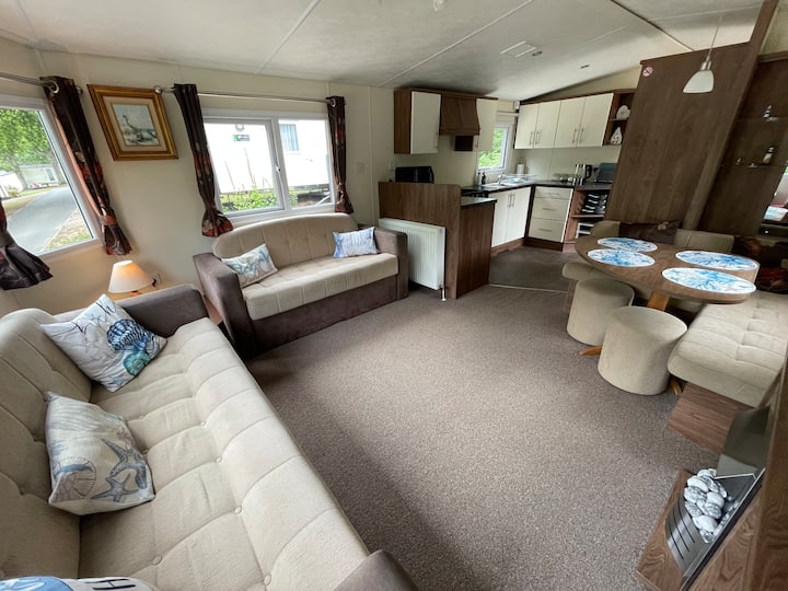 Seaview 6 Berth Caravan, With Distant Seaviews - Beaulieu
