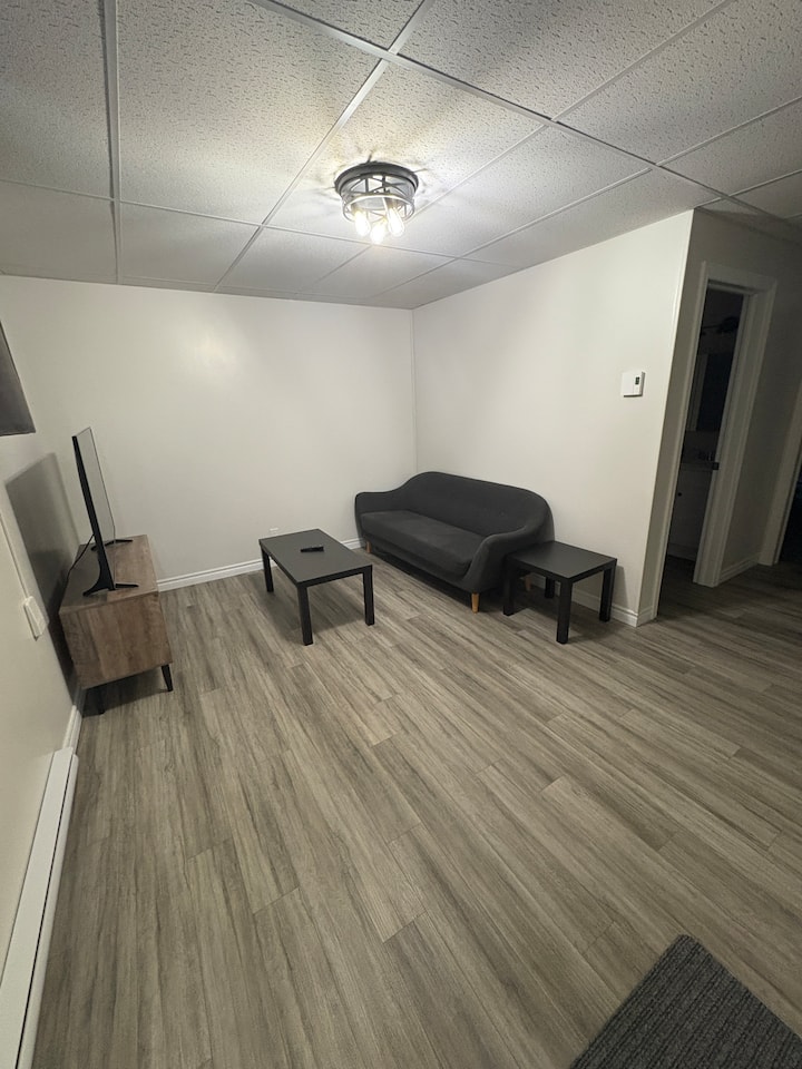 One Bedroom Basement Apartment - Hearst