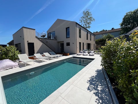 New house with swimming pool!