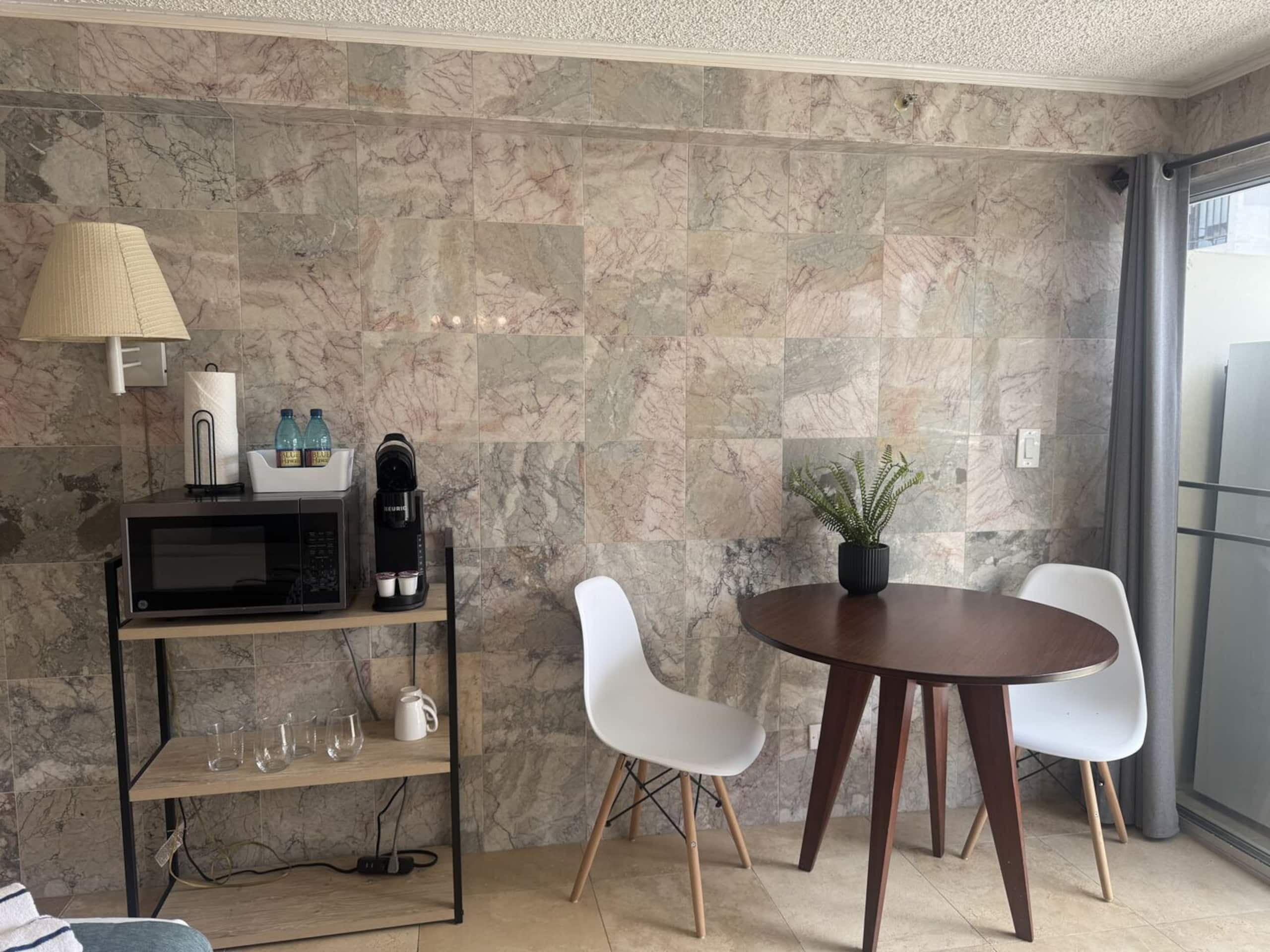 Condo in Honolulu · ★4.73 · 1 bedroom · 1 bed · 1 private bath - Image 5