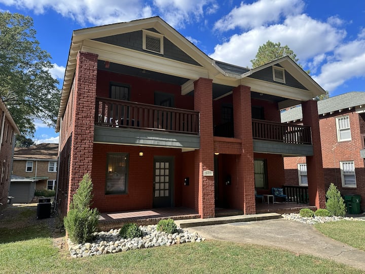 The Queen’s Retreat - Charlotte