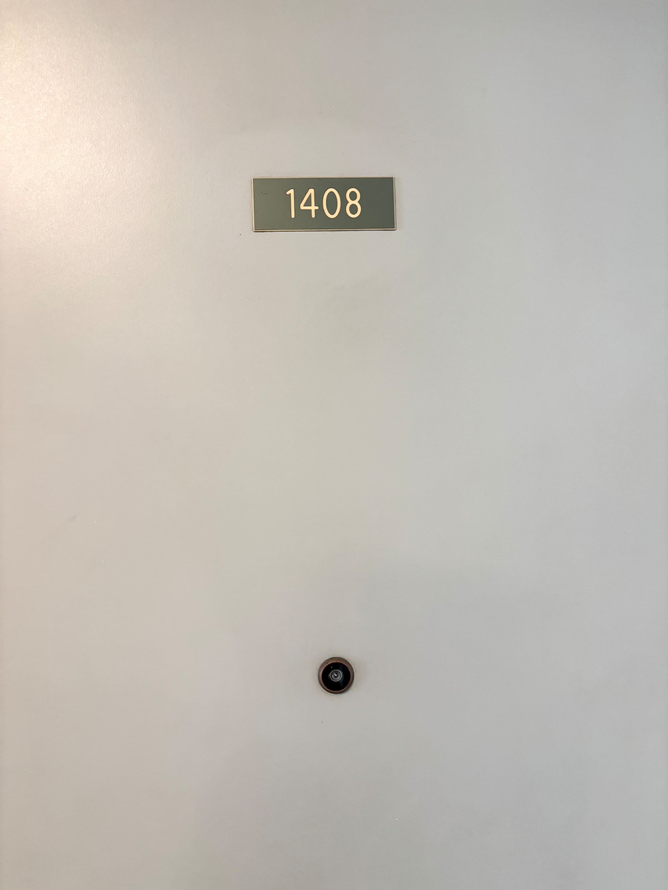 Clean Modern Studio w/Free Parking | Walk to Beach - Image 16