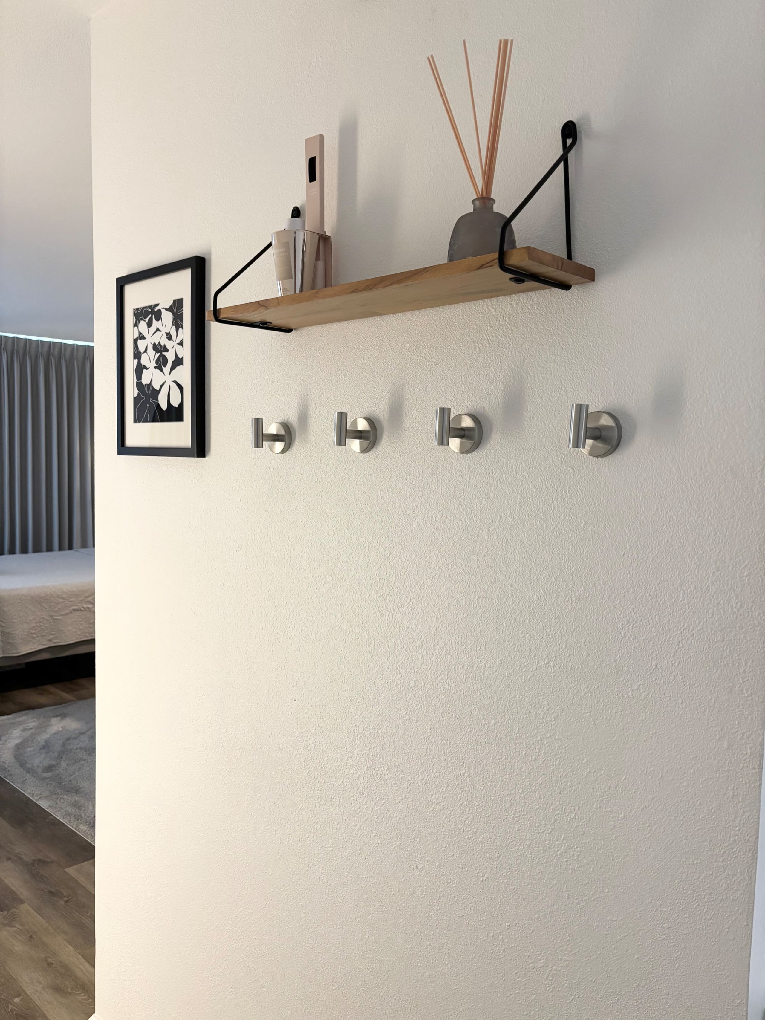 Clean Modern Studio w/Free Parking | Walk to Beach - Image 21