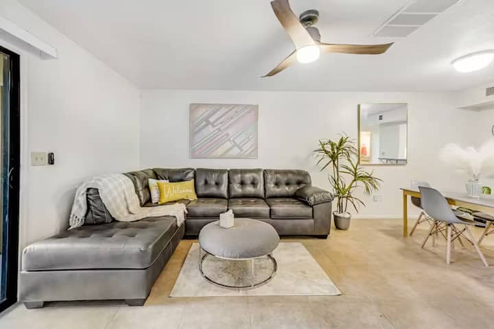 Cozy Quiet Condo By Mcc Asu Ball Parks Lightrail - Mesa, AZ