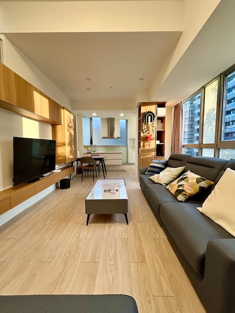 Taipei 101 Station is a 9-minute walk, and the night market is right next door! Perfect for a Taiwan