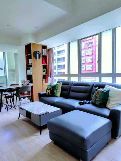 Top-earning Airbnb listing in 中興里, 2 bedrooms