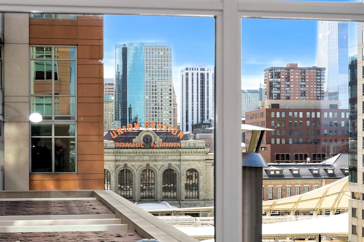 2BR- Downtown Denver- Pool, Concerts, Rockies! gallery image 4
