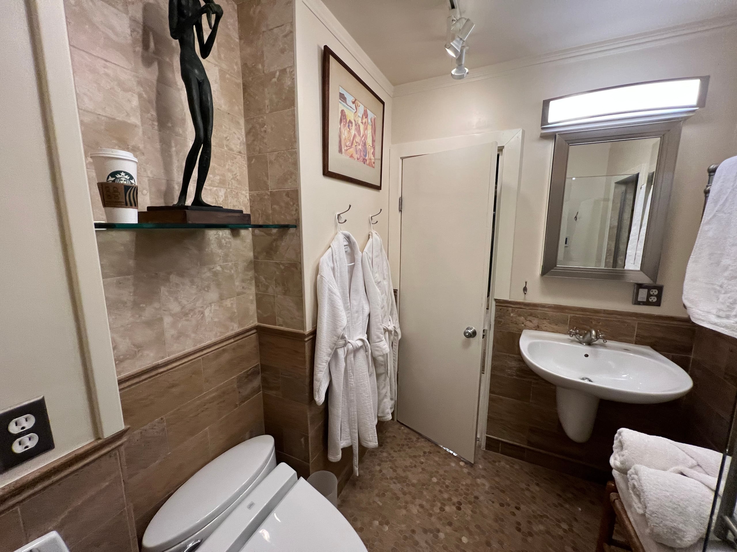 Home in San Francisco · ★5.0 · 3 bedrooms · 3 beds · 2 baths - Image 36