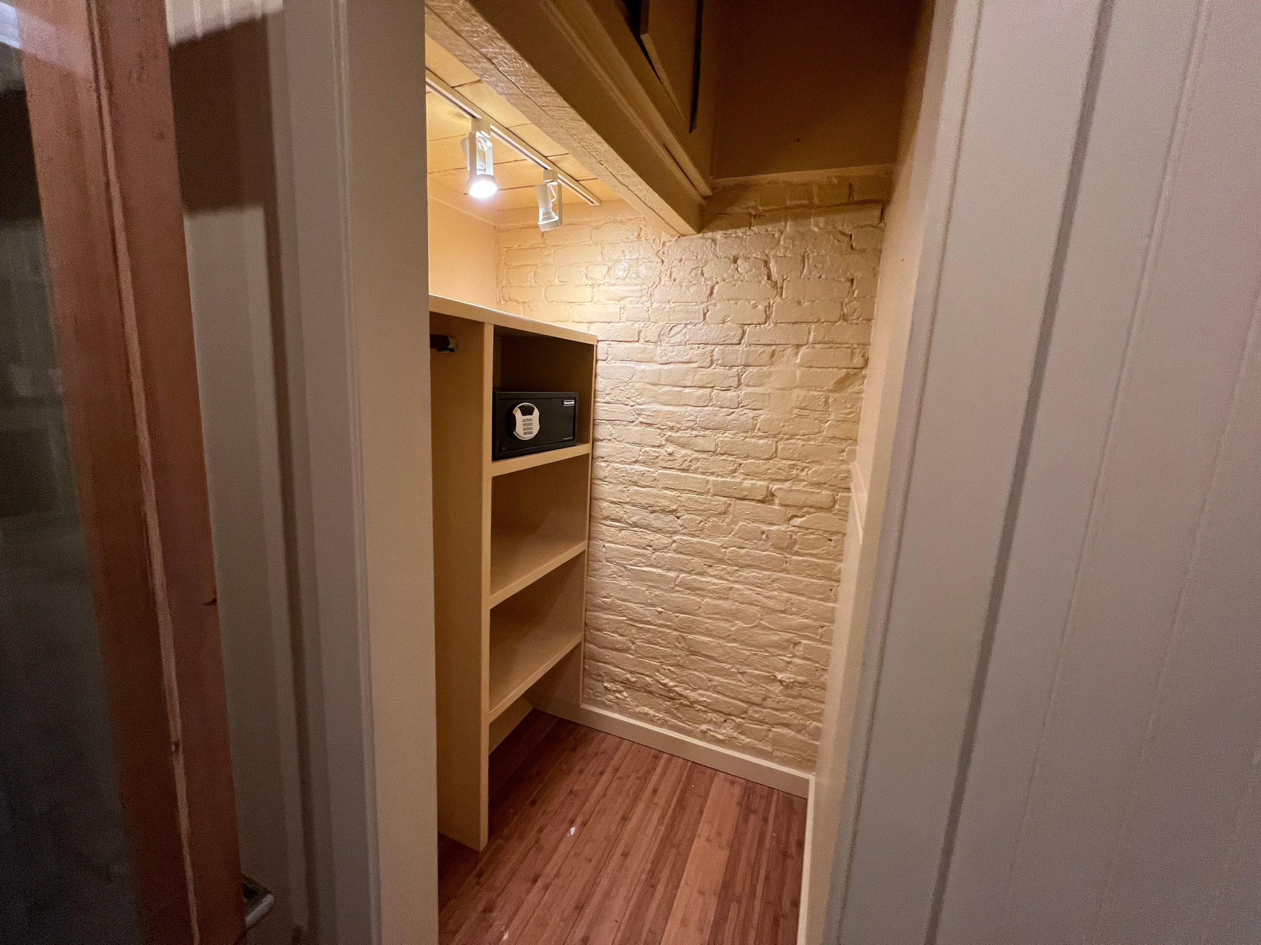 Home in San Francisco · ★5.0 · 3 bedrooms · 3 beds · 2 baths - Image 15