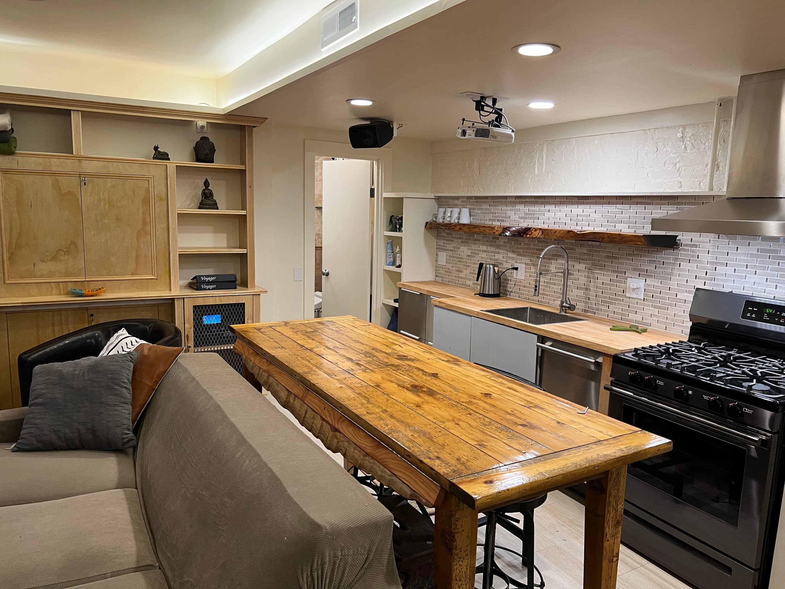 Home in San Francisco · ★5.0 · 3 bedrooms · 3 beds · 2 baths - Image 3