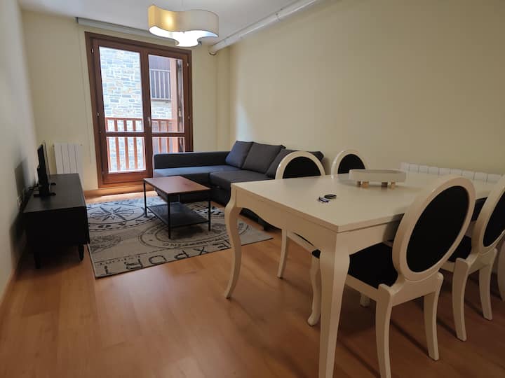 Escarrilla Estudio Nómada - Tucasaenlospirineos - Sallent de Gállego