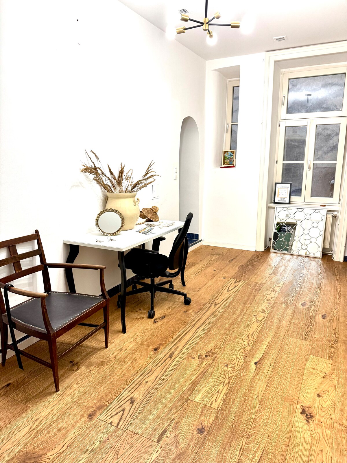 Dining area image 1