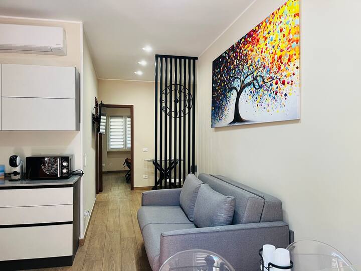 客厅配有沙发床