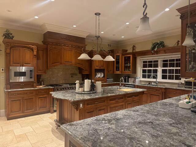 Todd’s Point Luxury Inn & Suites whole facility gallery image 2