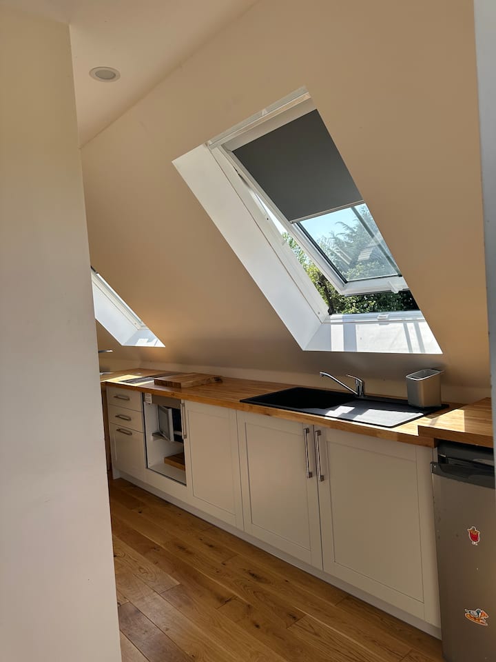Modern Studio Annex - Bourne