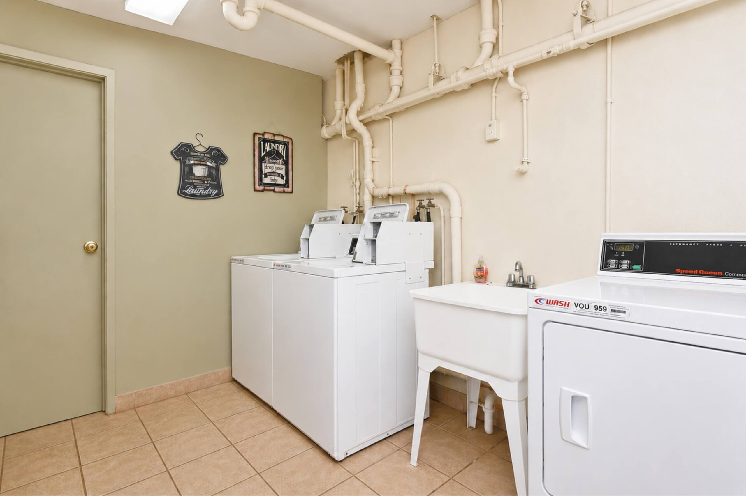 Condo in Lahaina · ★4.67 · 1 bedroom · 2 beds · 1 bath - Image 22