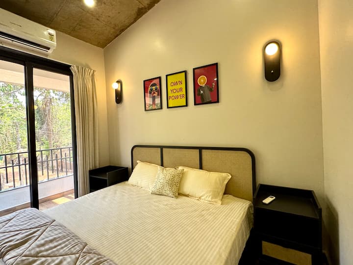 Bedroom 1 image 3
