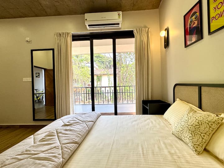 Bedroom 1 image 2