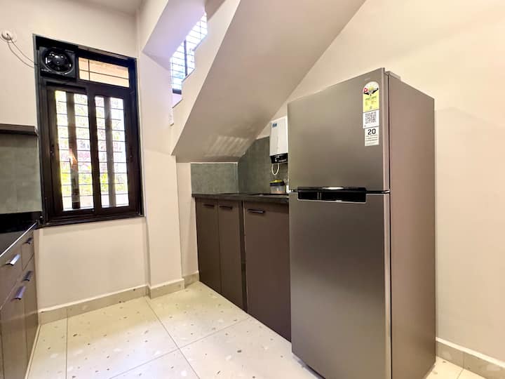 Full kitchen image 3