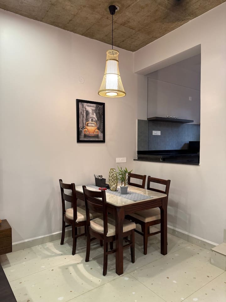 Dining area image 2