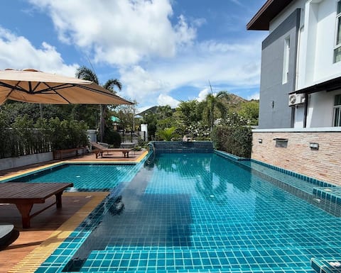 The Moon Pool Villa Sattahip
