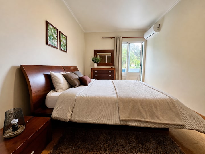 Rustic Mountain 2-bed Apt - Santana