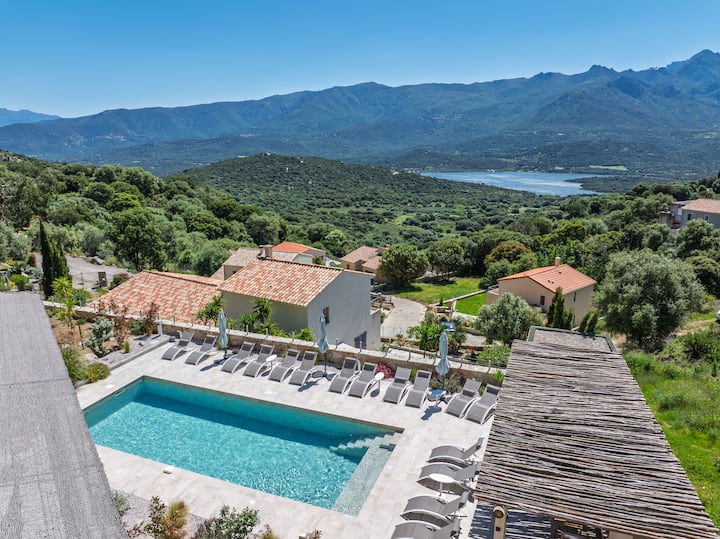 Appartement 8 Pers. Piscine, Salle De Sport, Sauna - Isola Rossa