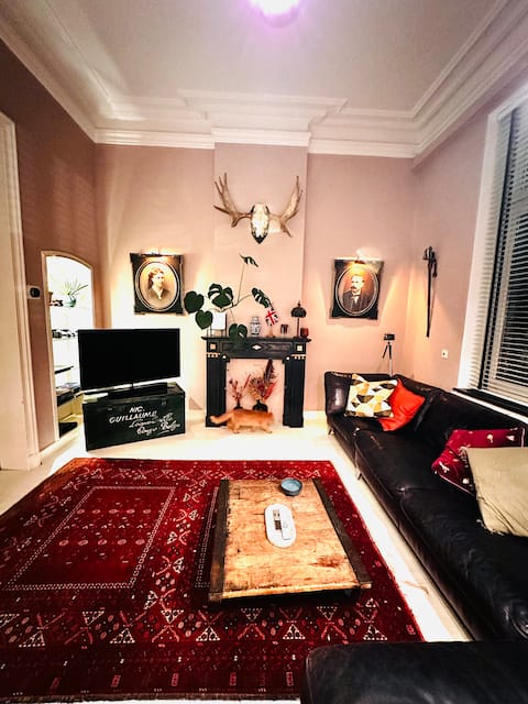 Sir James
Boutique Victorian Townhouse
Roermond