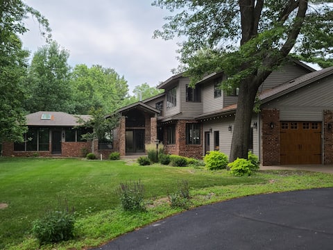 Luxury Retreat in Menomonie, WI