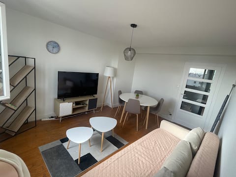 Successful Airbnb property: The auditorium - Exhibition and Congress Center in La Maladière