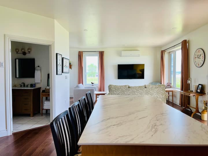 Tranquil Waterfront Retreat. Family & Pet Friendly - ノバスコシア州