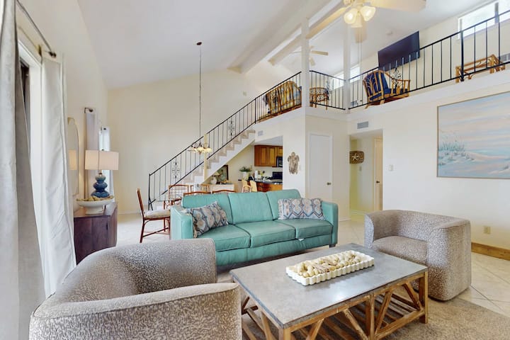 3br Ocean View Condo W/ Loft, Balcony & Pool - Orange Beach, AL
